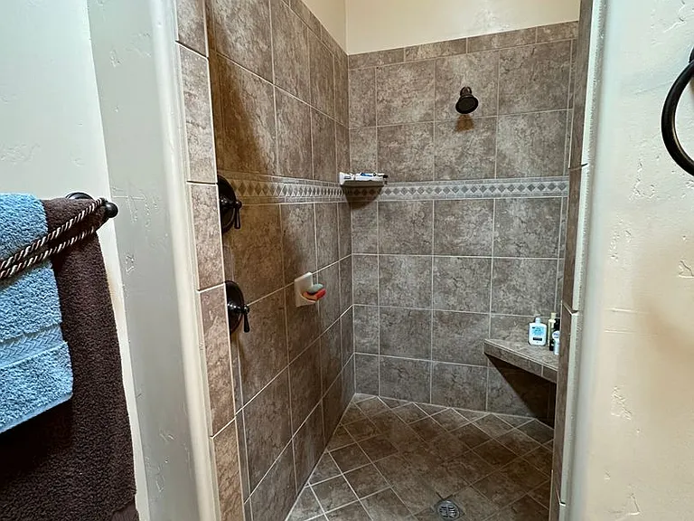 1840 Laramie Dr — Photo 10