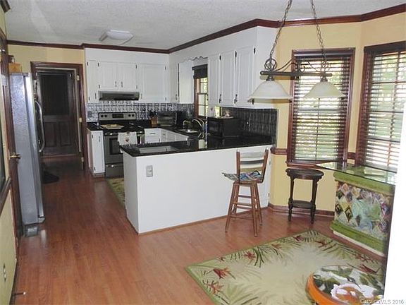 3rd image of 6817 Charette Ct
