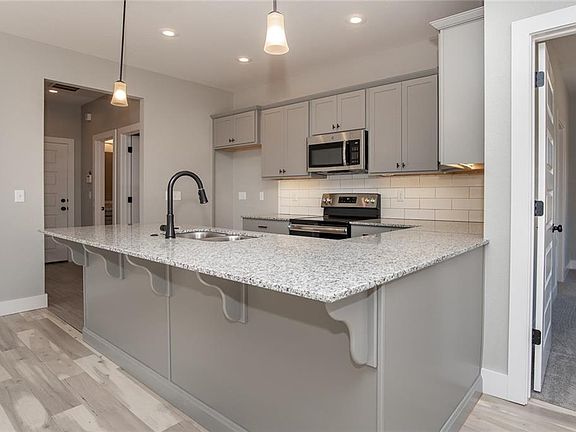 3rd image of 1619 Park St