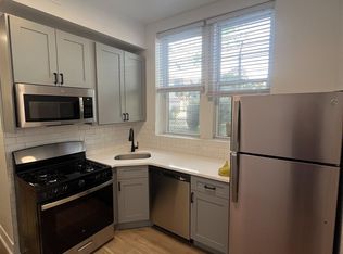 3927-29 N Southport Ave #3927-2S, Chicago, IL 60613
