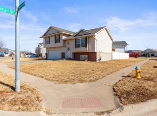 5743 Merlin Ln, Council Bluffs, IA 51501