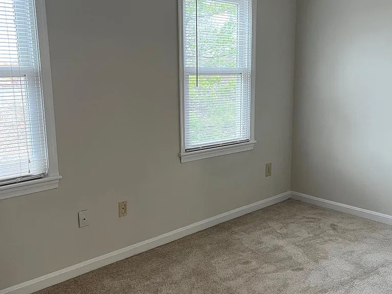 1533 Oronoco St — Photo 10