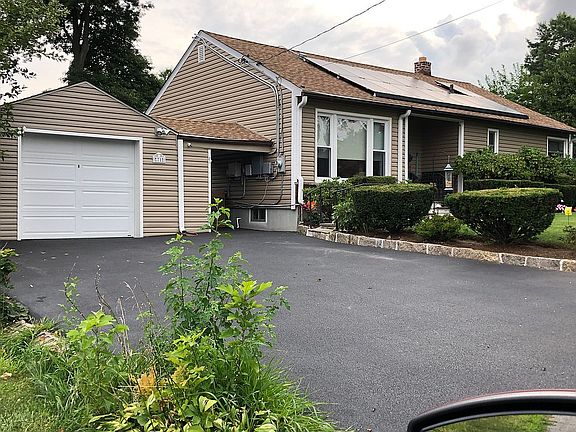 Front view with garage