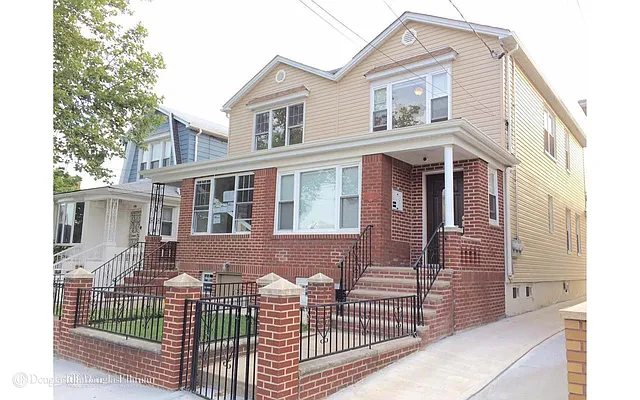 Rented by Douglas Elliman | media 7