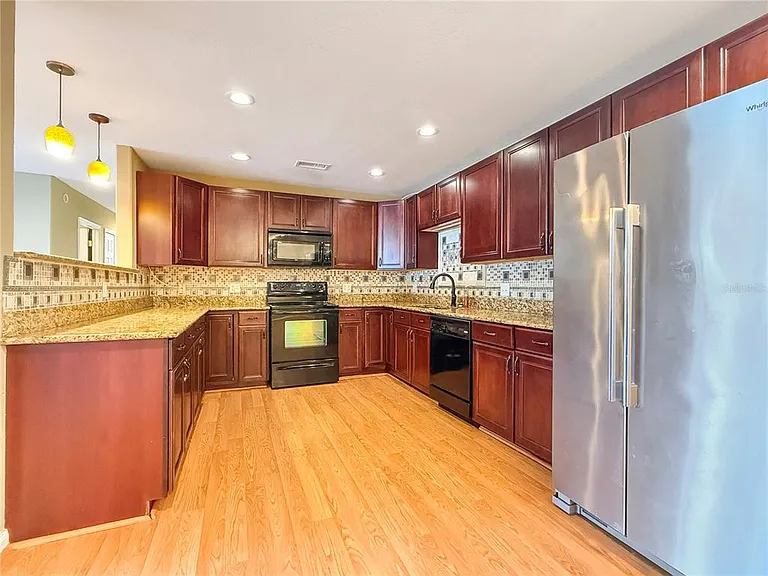 117 E Lake Roy Dr SE — Photo 5