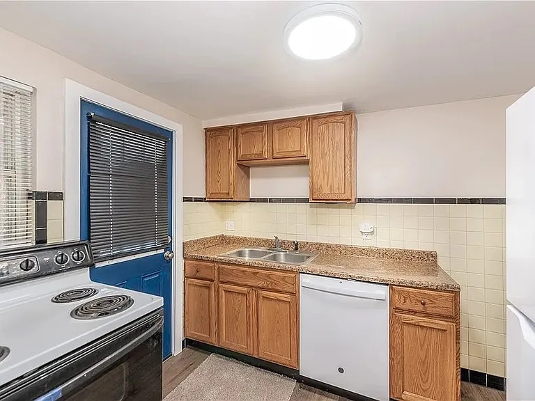12 Wenzell Pl — Photo 13