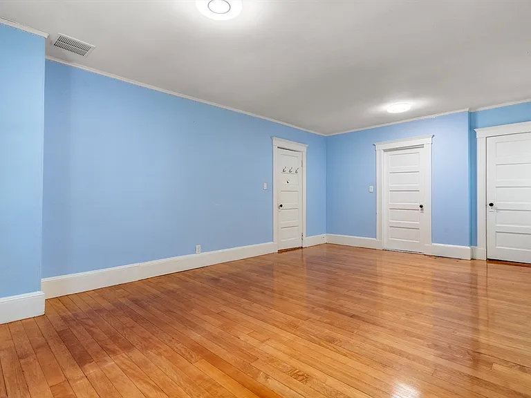161 Highland Ave — Photo 16