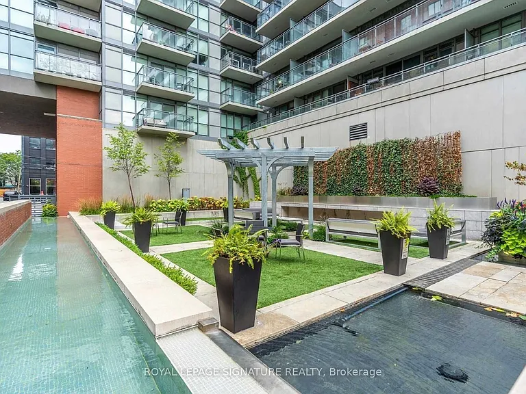775 King St W #202 — Photo 11