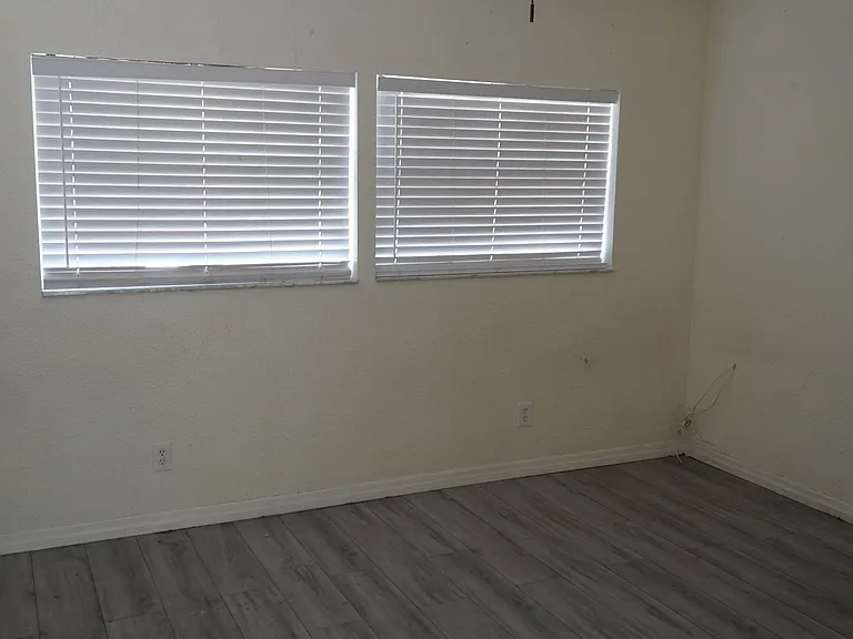 4111 W Montgomery Ter — Photo 21
