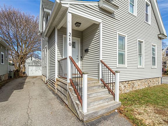 3rd image of 210 Henrietta St