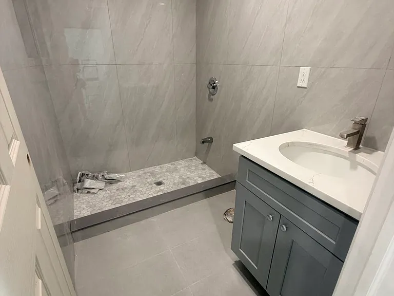 377 Kosciuszko St #2R — Photo 3