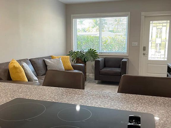 2nd image of 400 Davie Blvd #400