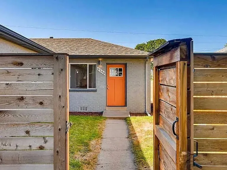 5190 E 33rd Ave — Photo 2