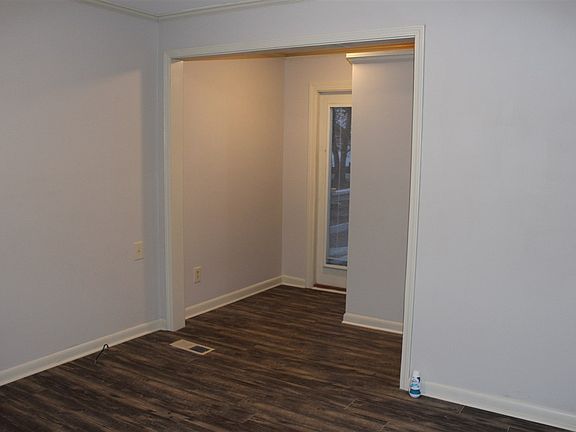 5th image of 2336 E Court St