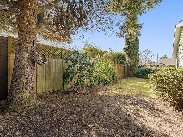 2936 SE Clay St — Photo 20