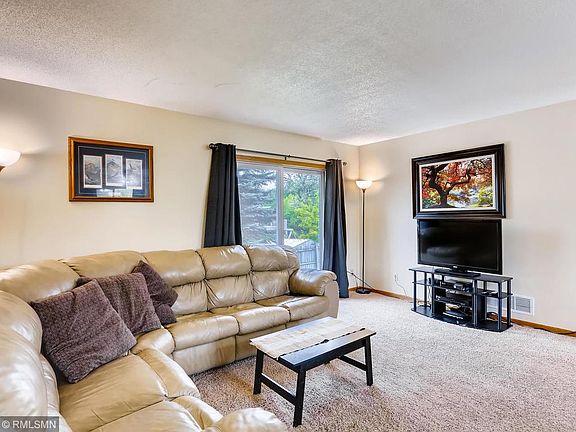 4th image of 23322 Woodbine St NW