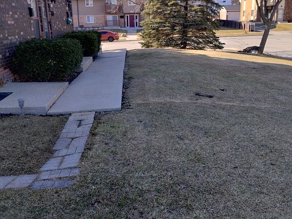 5th image of 8427 W Allyn Ct