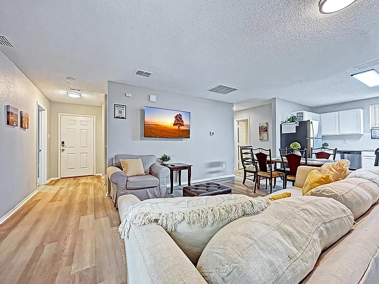 1532 Golden Grass Dr — Photo 1