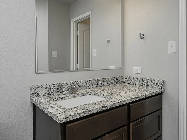 517 Fallbrook Dr — Photo 24