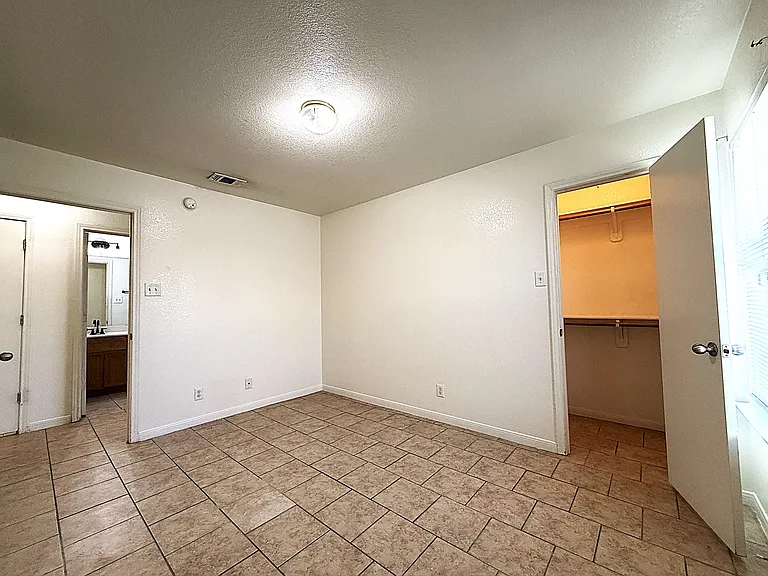1304 Cinch Dr #B — Photo 24