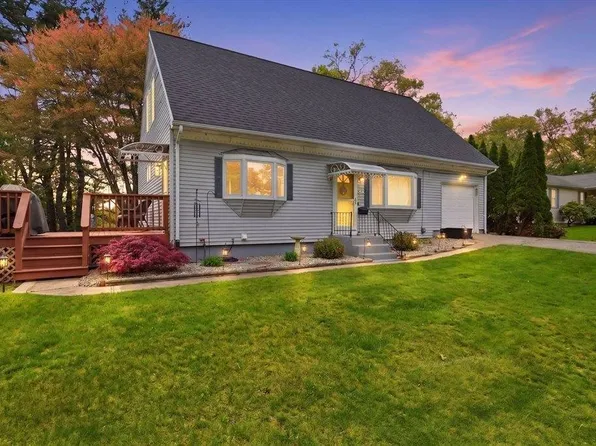 310 W Allen Ridge Rd, Springfield, MA 01118