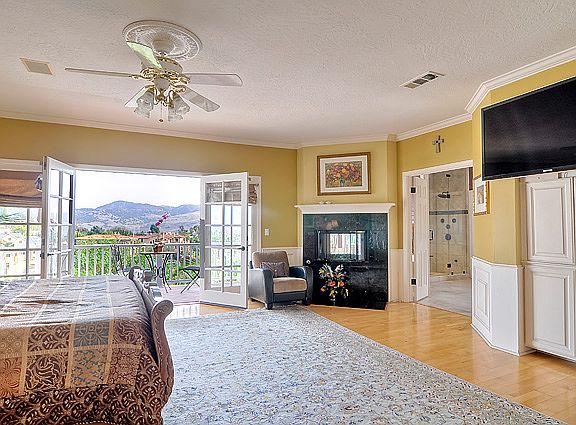 Master Suite with Balcony!