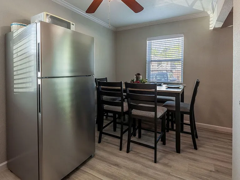 Metro @ 404 Apartments — Photo 14
