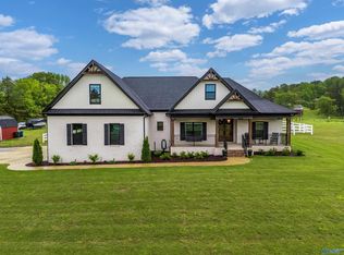 527 Sharps Cove Rd, Gurley, AL 35748