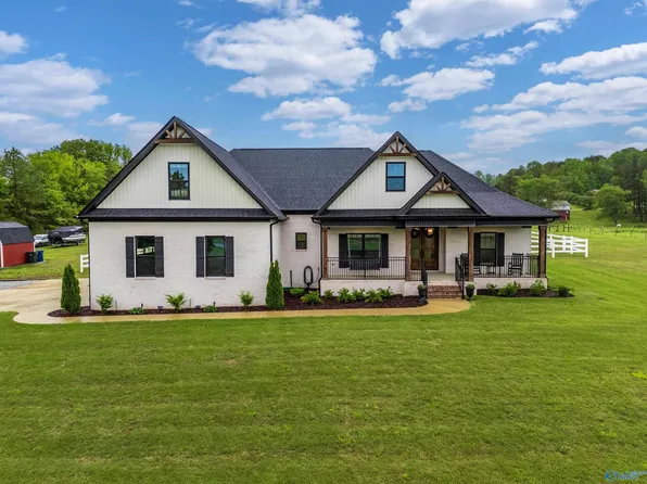 527 Sharps Cove Rd, Gurley, AL 35748