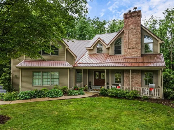 206 Tanager Ct, Evans City, PA 16033