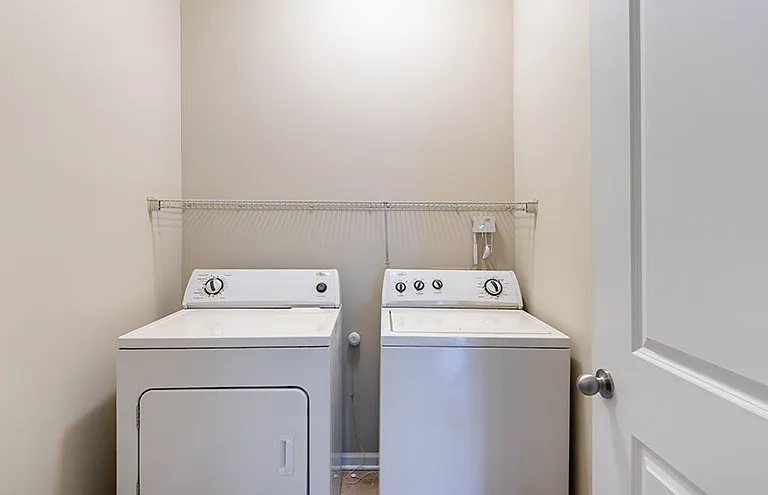 The Arlington at Eastern Shore Centre Apartments — Photo 16