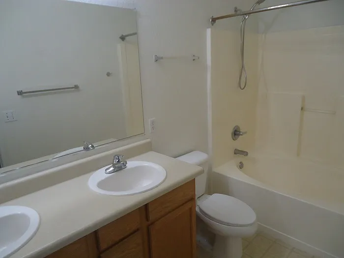 15425 W Sierra St — Photo 7