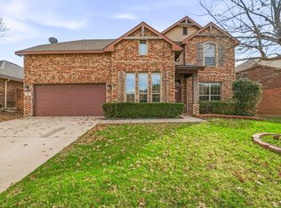 409 Crown Oaks Dr, Fort Worth, TX 76131