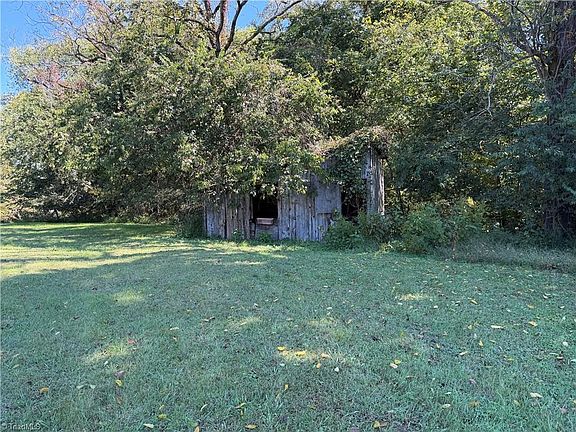 4th image of 3203 Nancy Jean Rd
