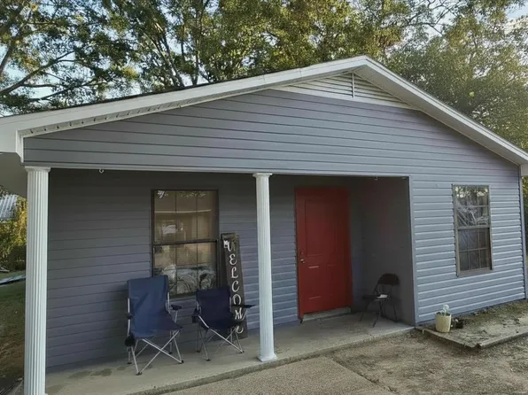 530 E Morrow St, West Point, MS 39773
