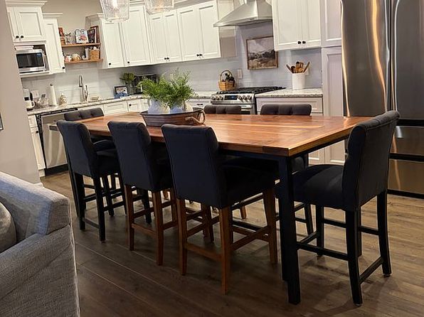 1277 Parkway Gardens Ct APT 211