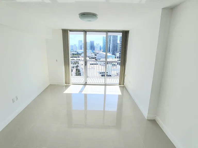 1750 N Bayshore Dr #5411 — Photo 30