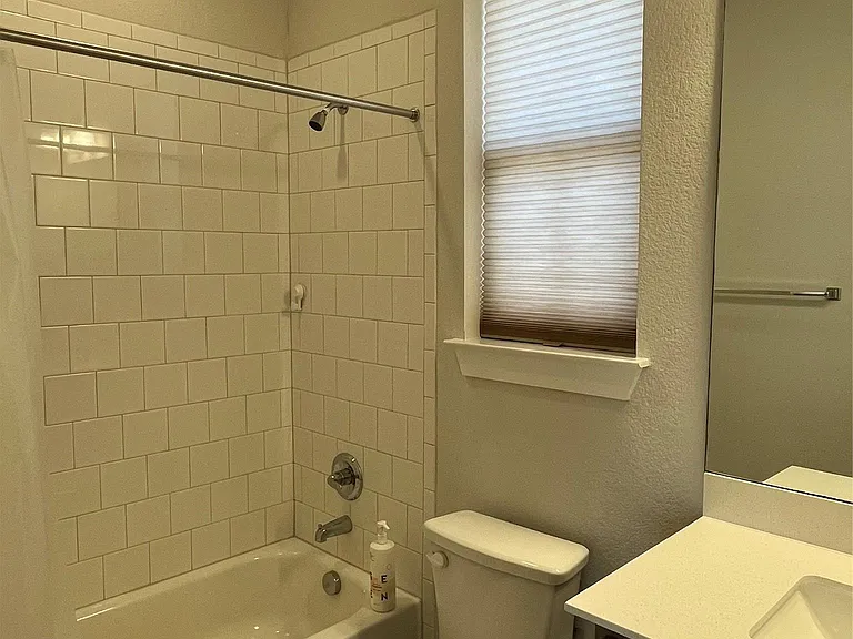 4420 Kings Cross Rd — Photo 8