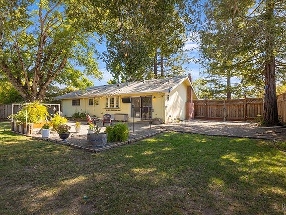 3rd image of 2216 Fremont Drive