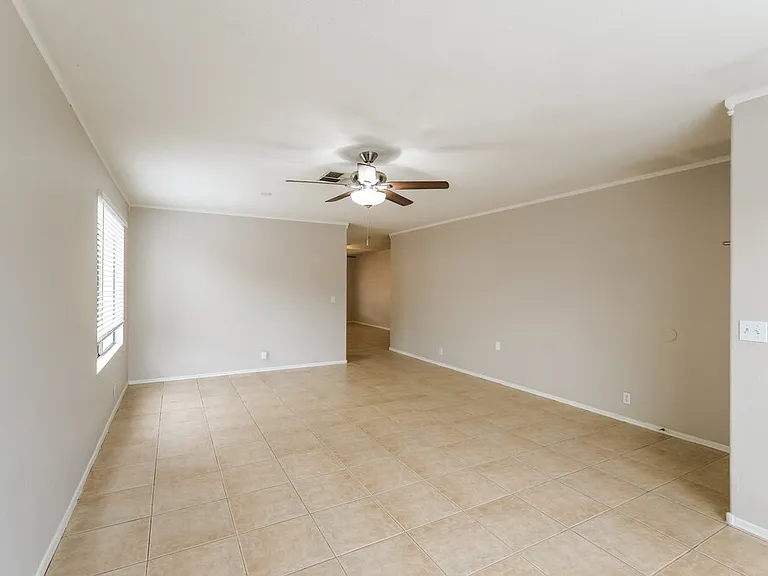 8745 W Tuckey Ln — Photo 10