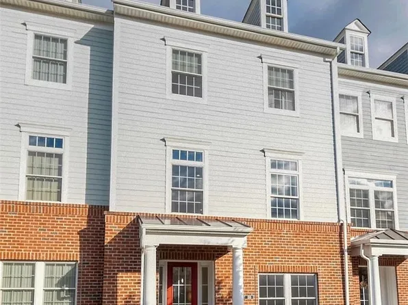 110 3rd St, Oakmont, PA 15139
