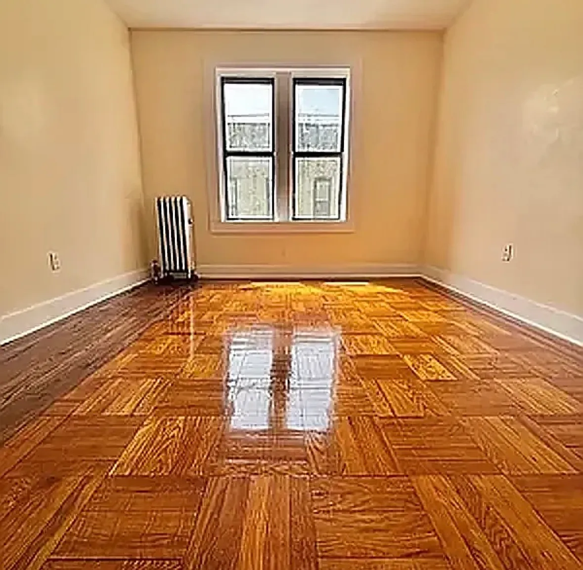 558 Parkside Avenue — Photo 3