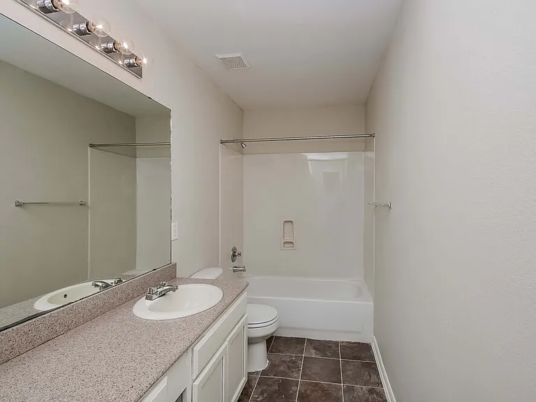 20730 Dickinson Manor Ln — Photo 14