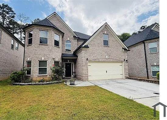 235 Sanctuary Dr — Photo 1