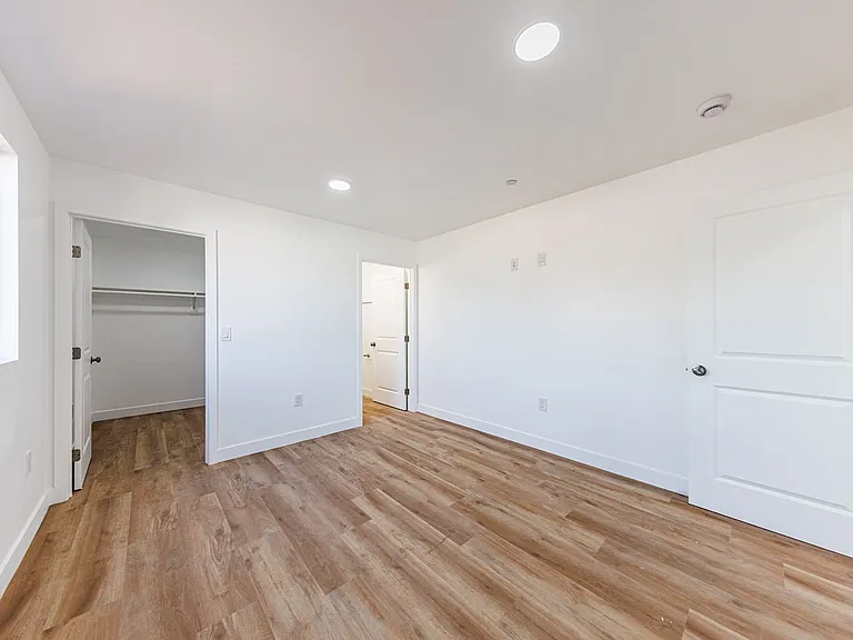 Huge 2, 3 & 4 Bed 2026 Townhomes — Photo 69