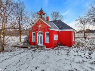 6997 E 44th Rd, Cadillac, MI 49601