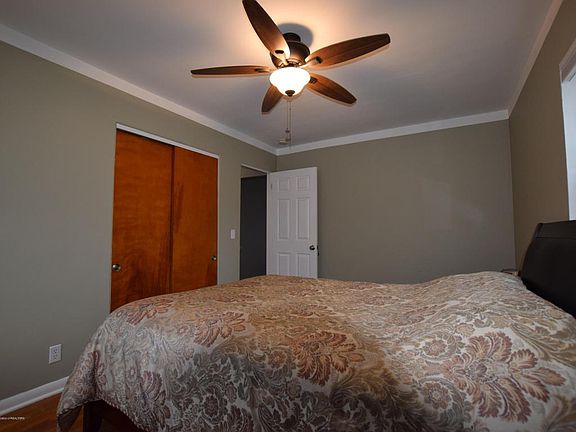 5th image of 1227 N Foster Ave