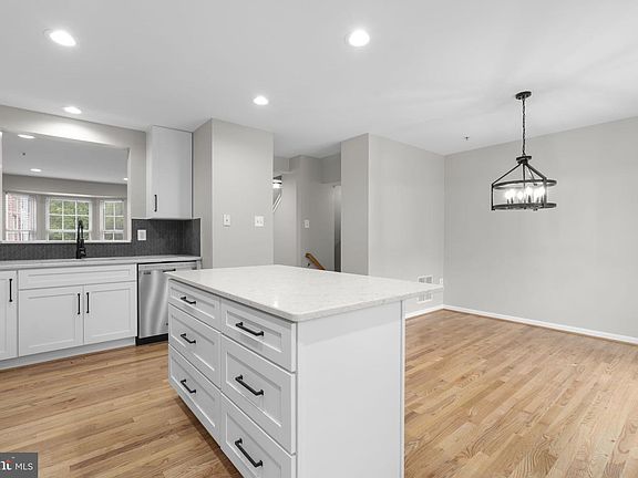 3rd image of 7710 English Oak Cir Unit 13