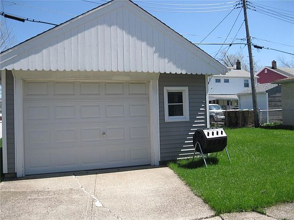 2nd image of 51 Tillotson Ave