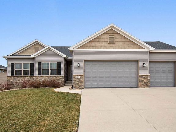 2nd image of 890 Sandpiper Ct